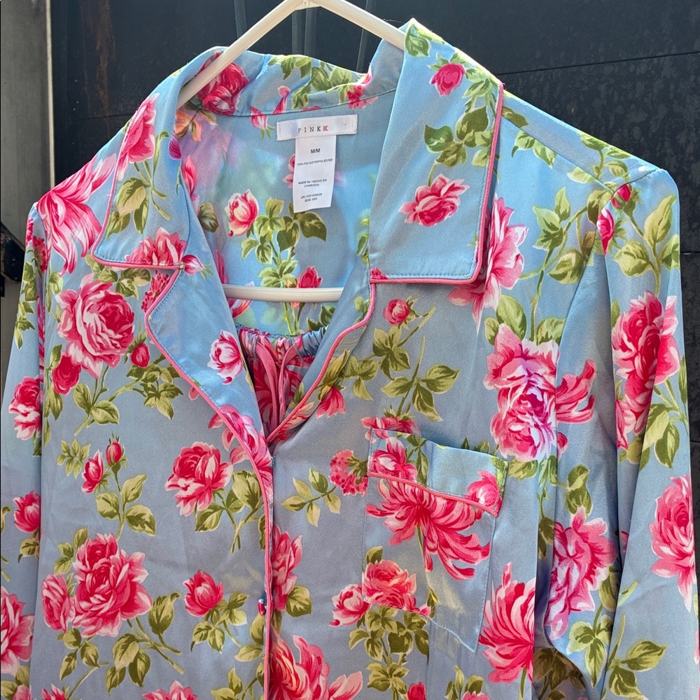 PINK Victoria's Secret Light Blue Floral Button-Up Top Sz M - Picture 5 of 9